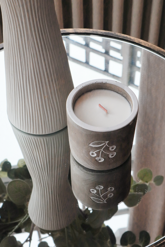 Wooden Wick Concrete Candle - Juniper & Sweet Gin