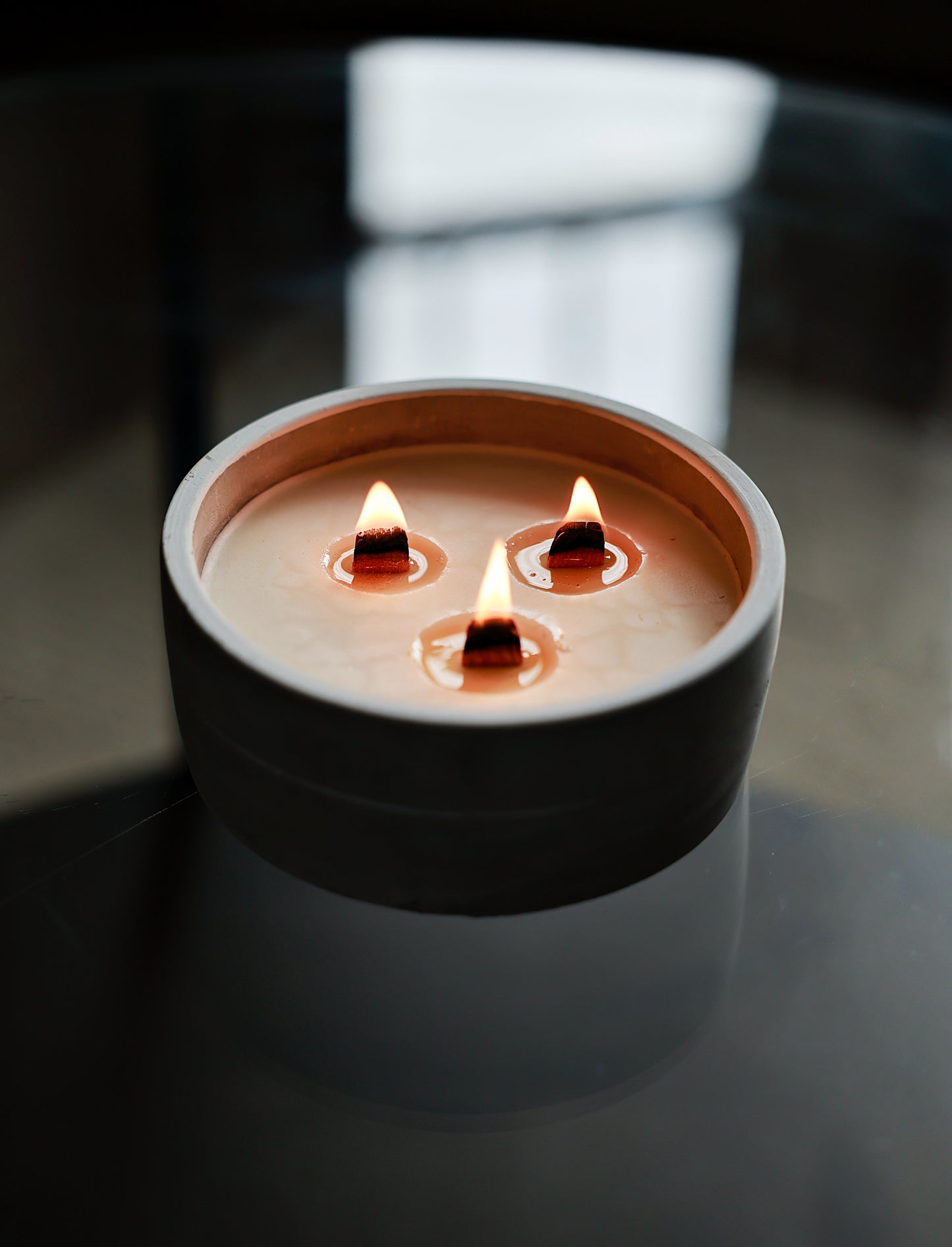 Wooden Wick Concrete Candle - Patchouli & Dark Amber